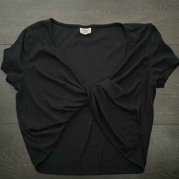 SUNDAY BEST GOING OUT TOP. - Picture 1 of 4